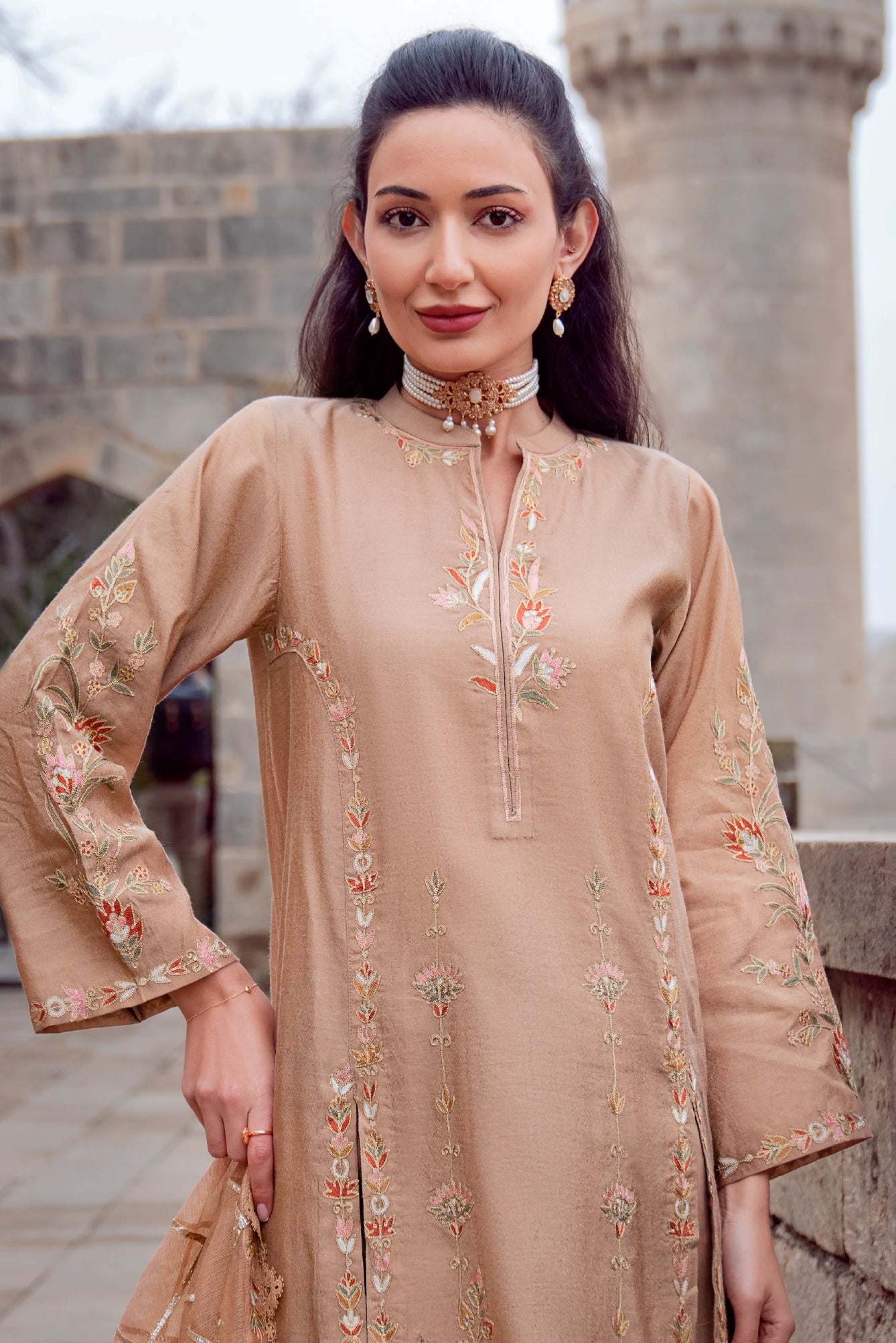 Beige Ruhiya