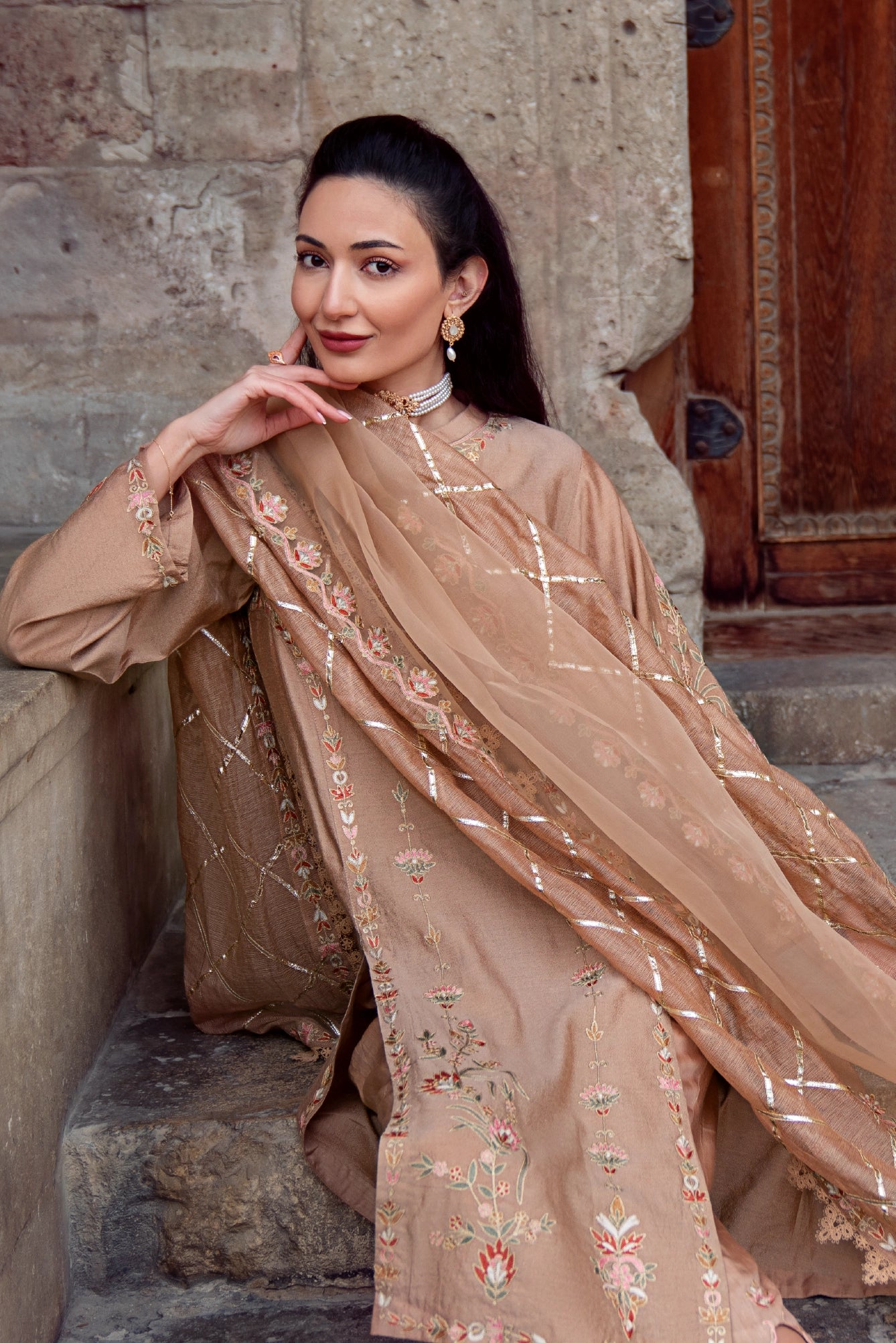Beige Ruhiya