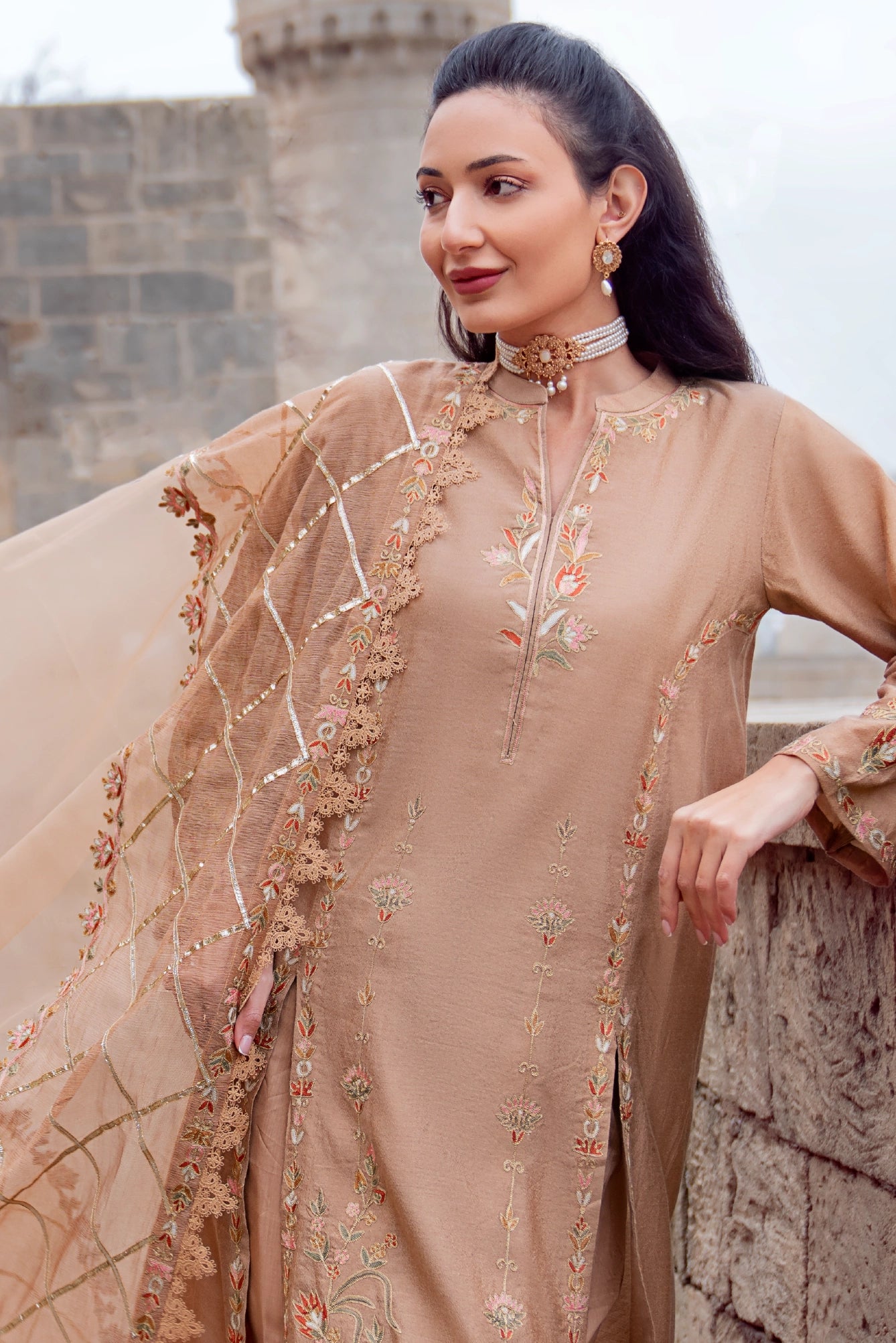 Beige Ruhiya