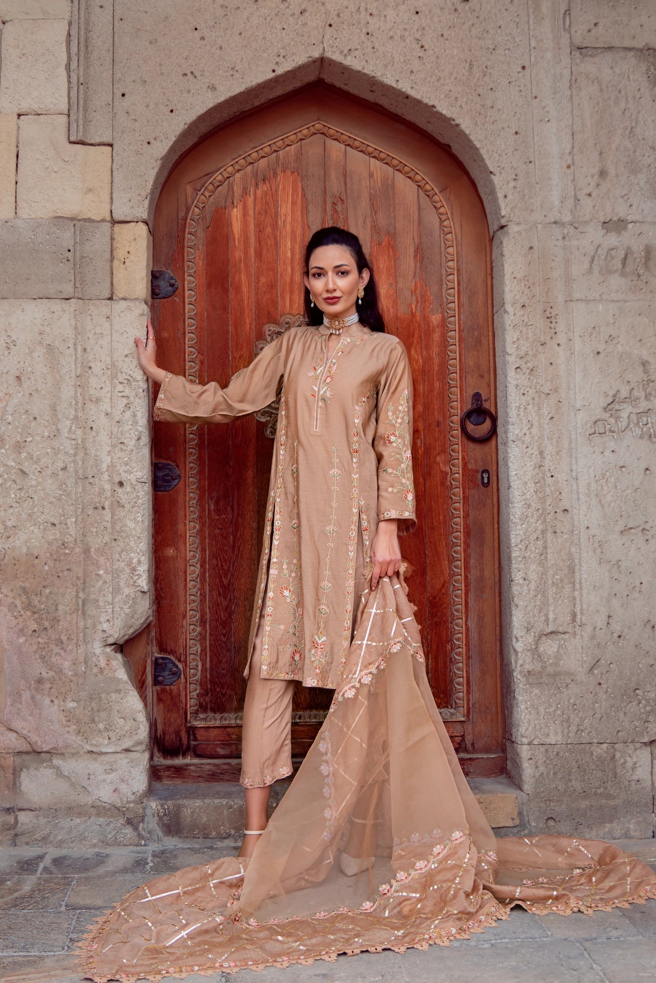 Beige Ruhiya