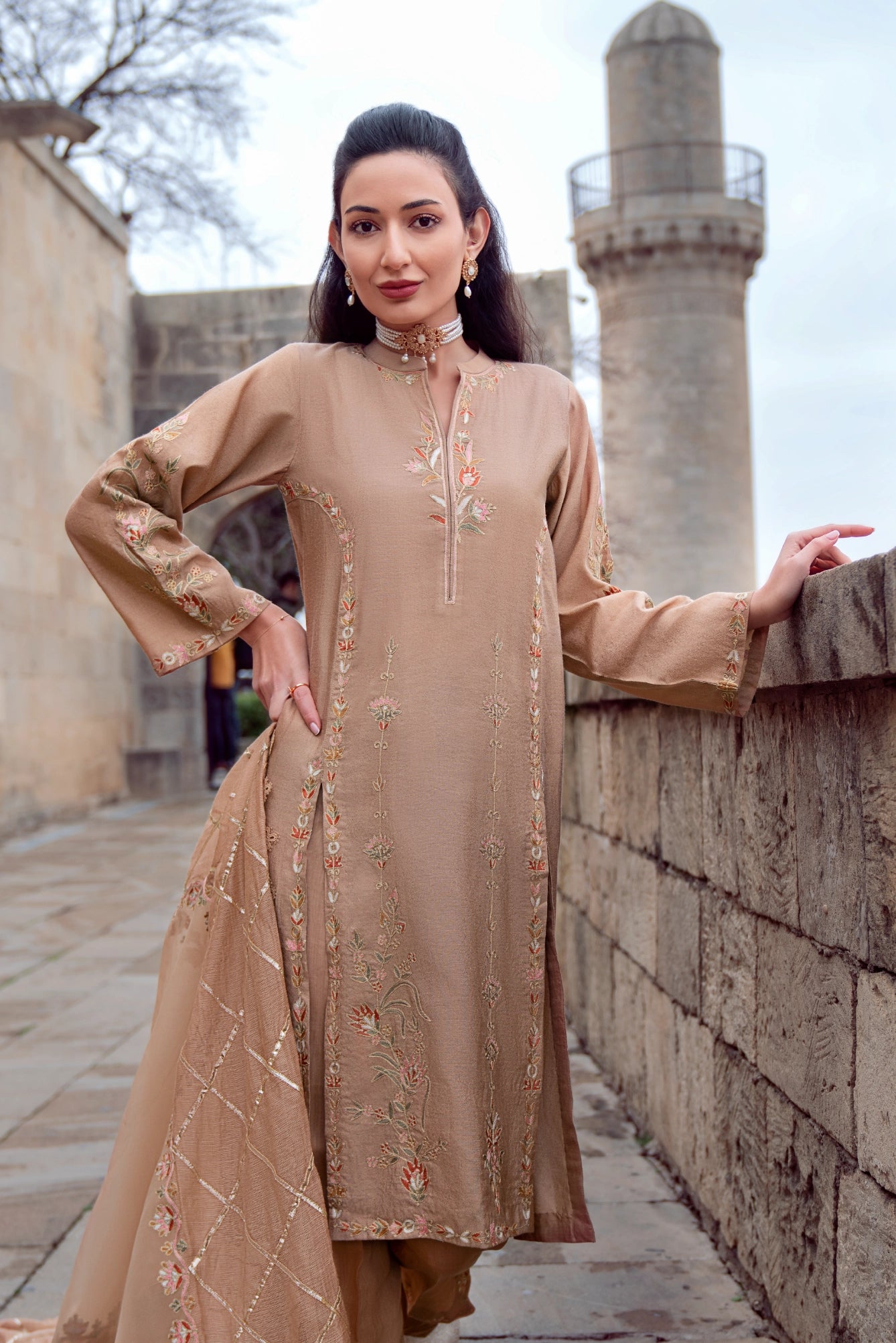 Beige Ruhiya